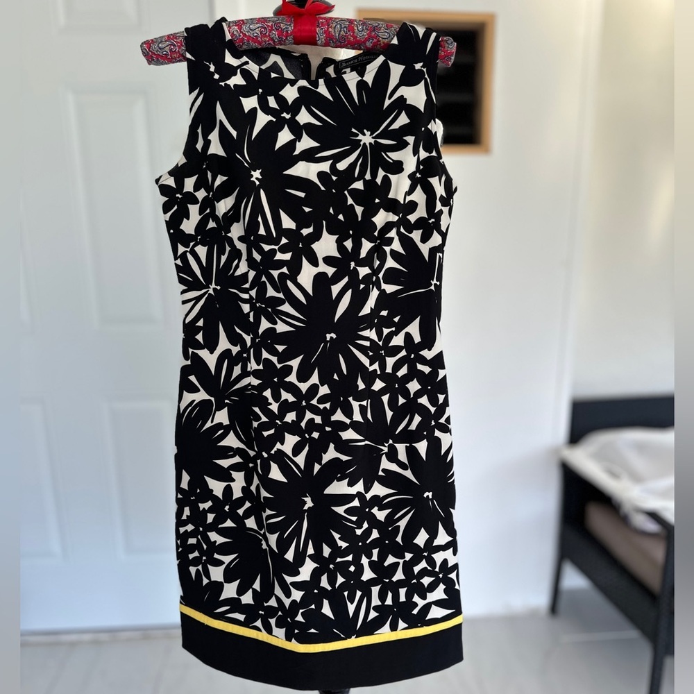Jessica Howard Black and White Floral Mini Dress